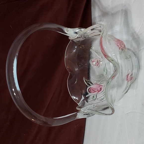 L.E.Smith Glass Basket with Pink Roses and Green leaves. Stamped S.9 inches Hx6W - Picture 3 of 12